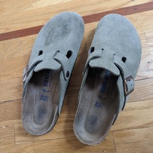 Birkenstock Boston clog in taupe